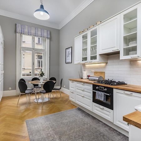 Spacious Victorian Residence By Grand Boulevard Budapeszt Zewnętrze zdjęcie