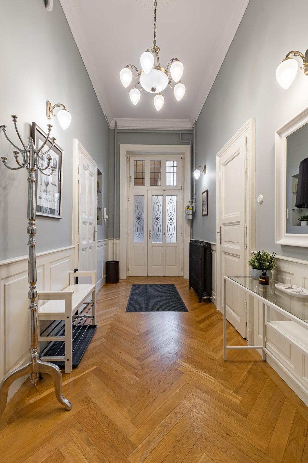 Spacious Victorian Residence By Grand Boulevard Budapeszt Zewnętrze zdjęcie